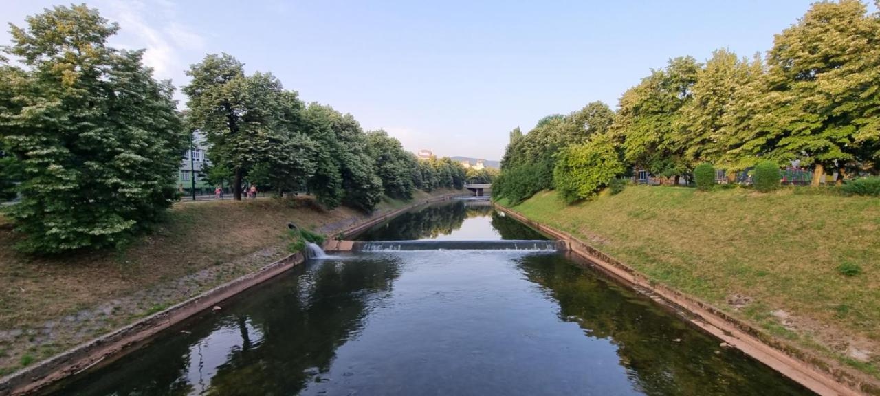 Ambient Apartman Apartment Sarajevo Bagian luar foto